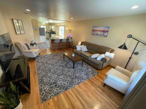New Remodel, Bright Cottage, 3 bedroom with Laundry